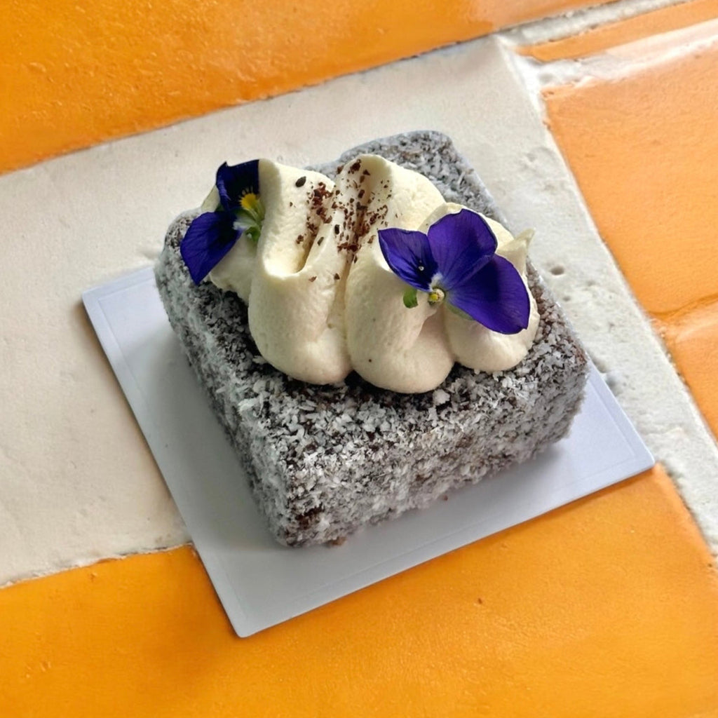 Deluxe lamington box
