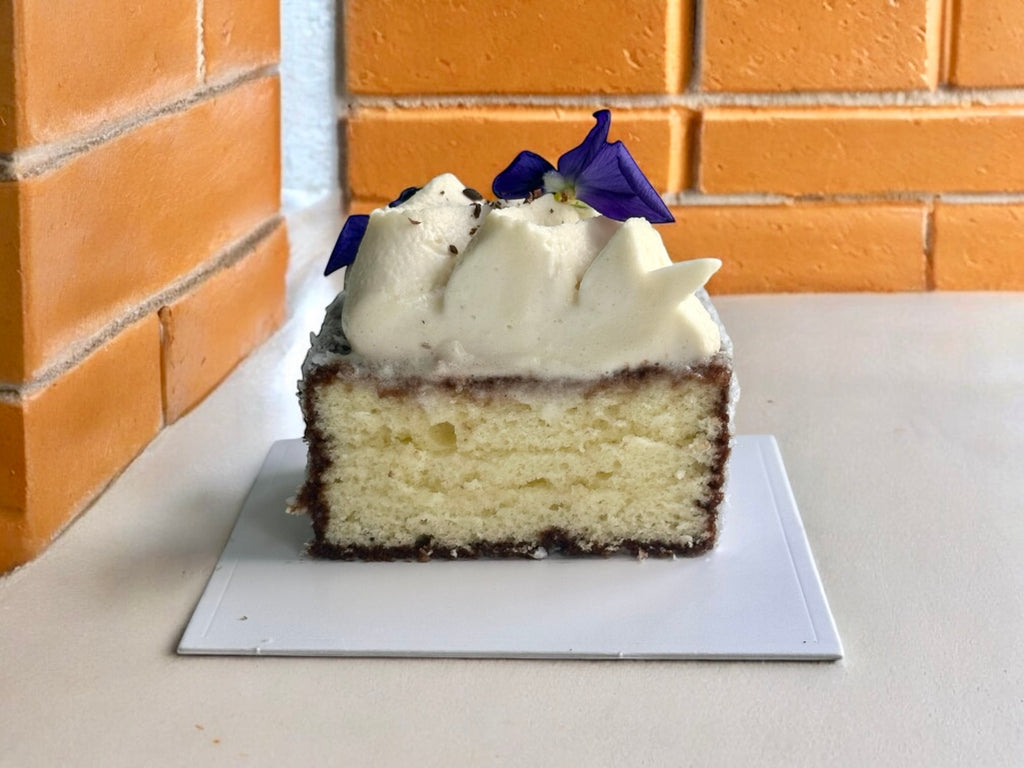 Aus Oz Traditional Lamington Cake
