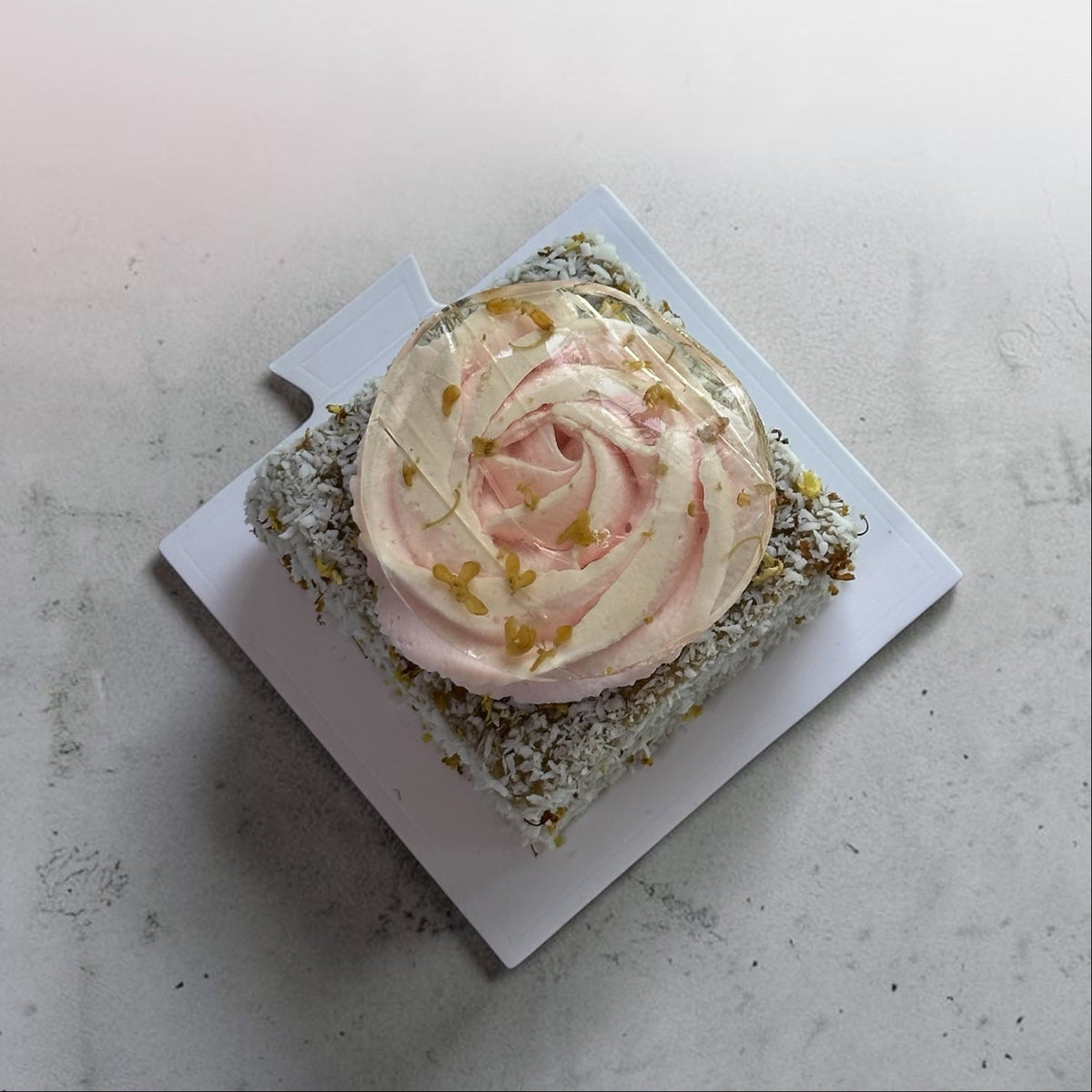 Osmanthus Oolong Lychee lamington cake